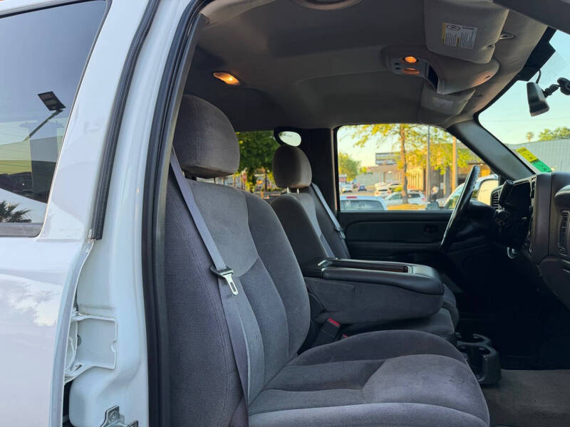 2004 GMC Sierra 2500HD SLE