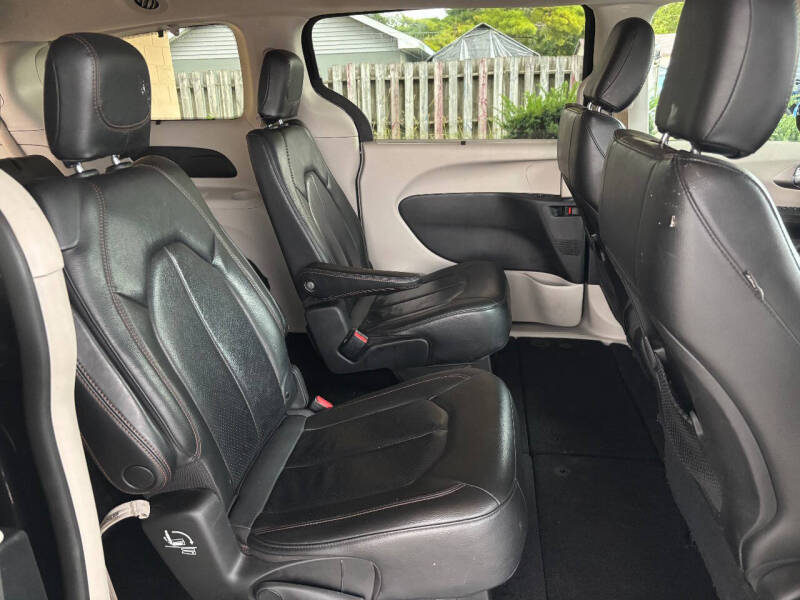 2020 Chrysler Pacifica Touring L