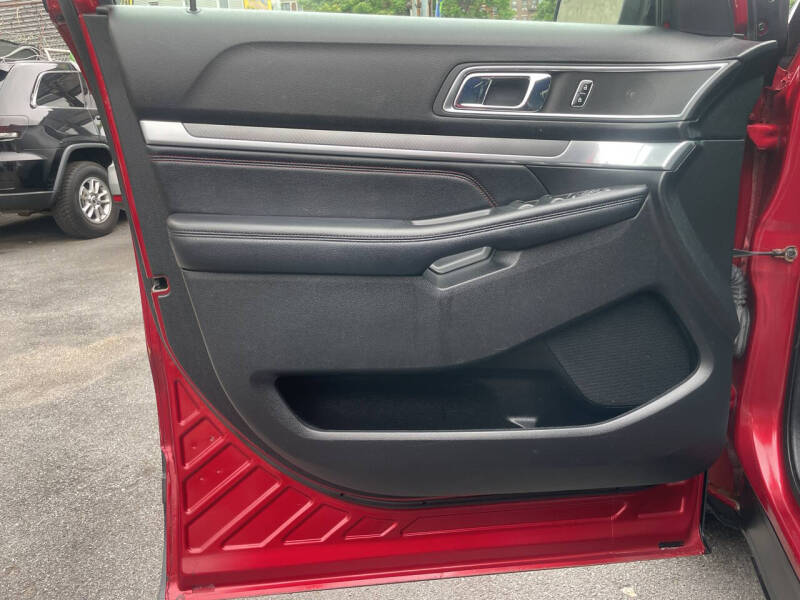 2017 Ford Explorer Sport