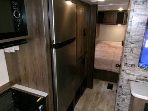 2021 Prime Time RV Avenger 25fls