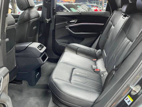 2019 Audi e-tron quattro Prestige