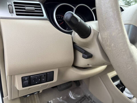 2011 Nissan Versa 1.8 SL