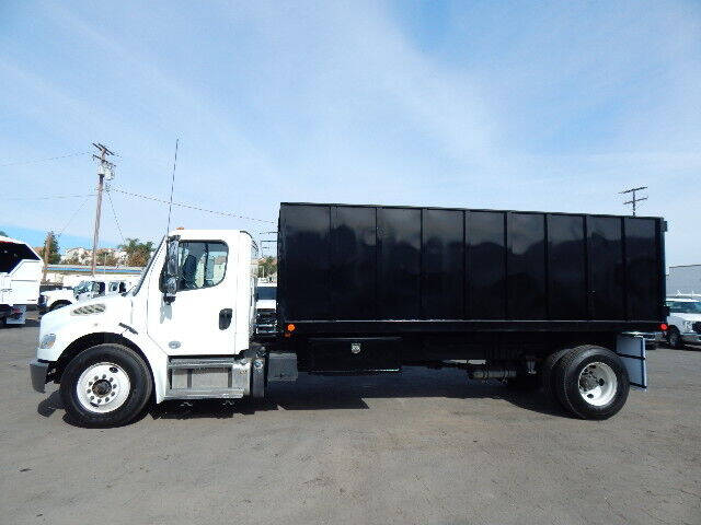 2015 Freightliner M2 106