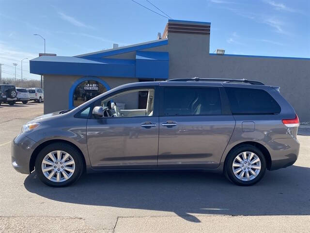 2014 Toyota Sienna XLE 7-Passenger