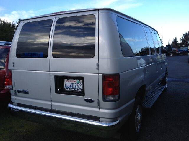 2006 Ford E-Series E-350 SD XLT