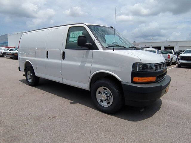 2025 Chevrolet Express 2500