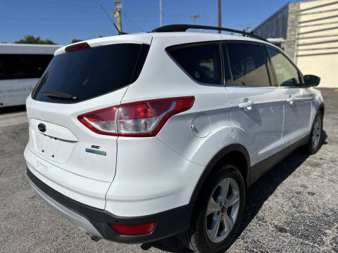 2015 Ford Escape SE