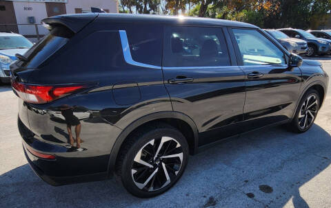 2022 Mitsubishi Outlander ES