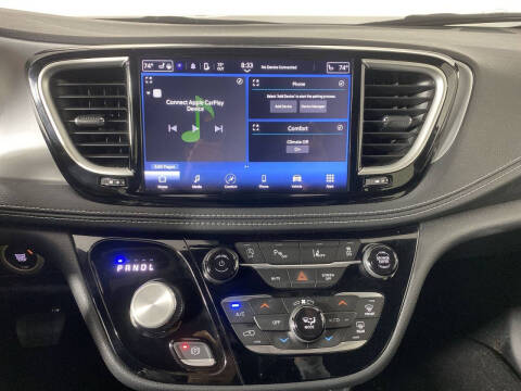 2024 Chrysler Pacifica Touring