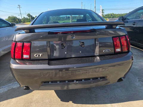 2004 Ford Mustang GT Deluxe