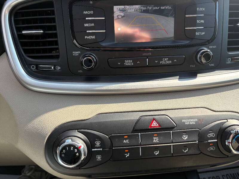 2017 Kia Sorento LX