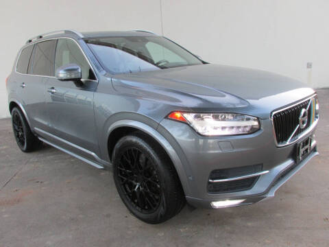 2016 Volvo XC90 T6 Momentum