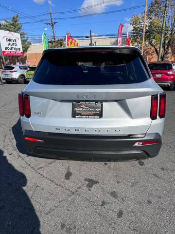 2022 Kia Sorento LX