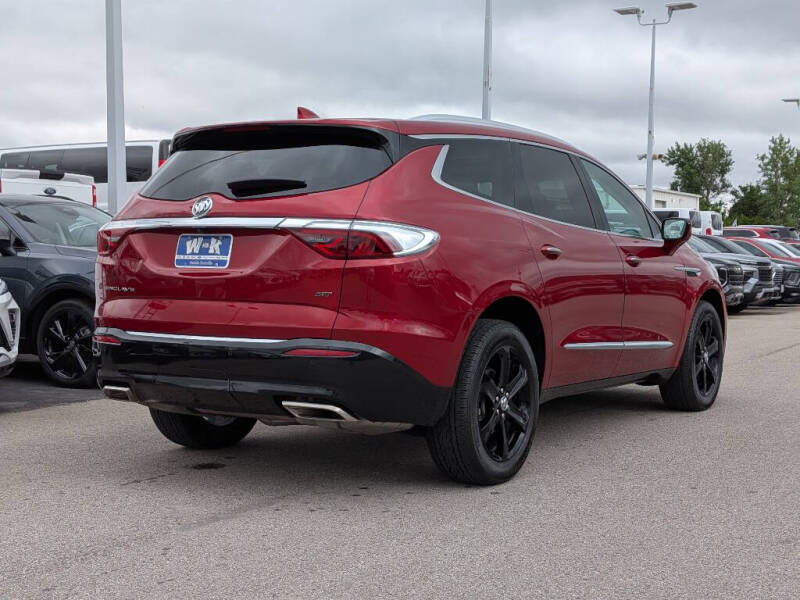 2023 Buick Enclave Essence