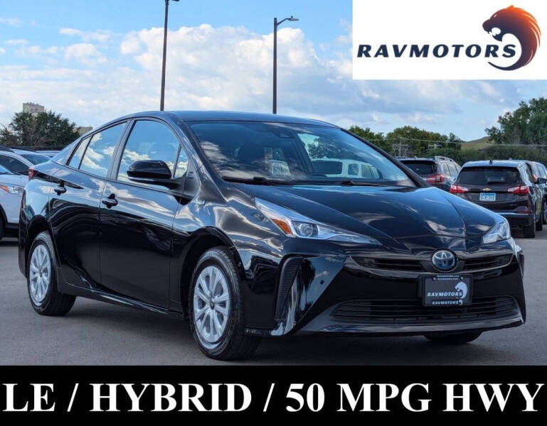 2021 Toyota Prius LE's photo