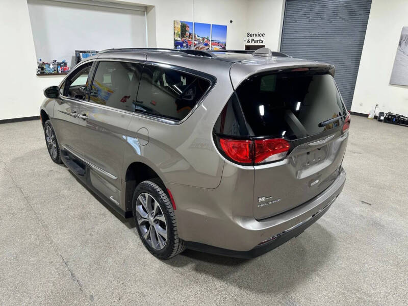 2017 Chrysler Pacifica Limited