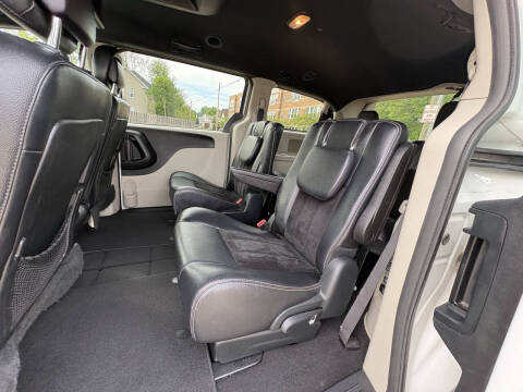 2016 Dodge Grand Caravan SXT Plus