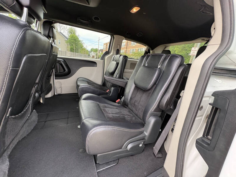 2016 Dodge Grand Caravan SXT Plus