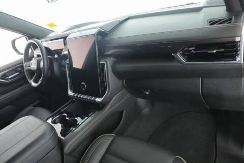 2025 GMC Yukon Elevation