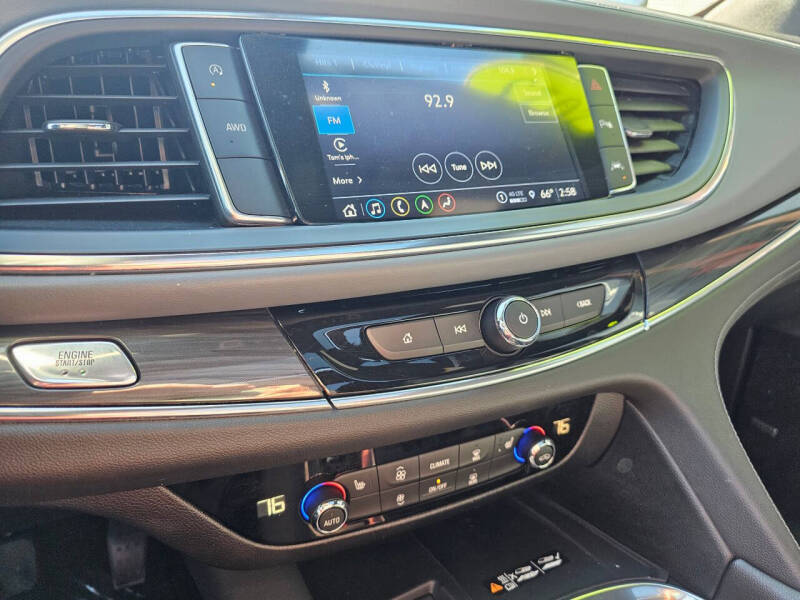 2023 Buick Enclave Essence