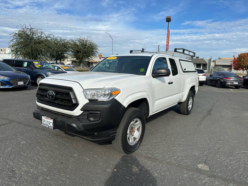 2020 Toyota Tacoma SR photo 2