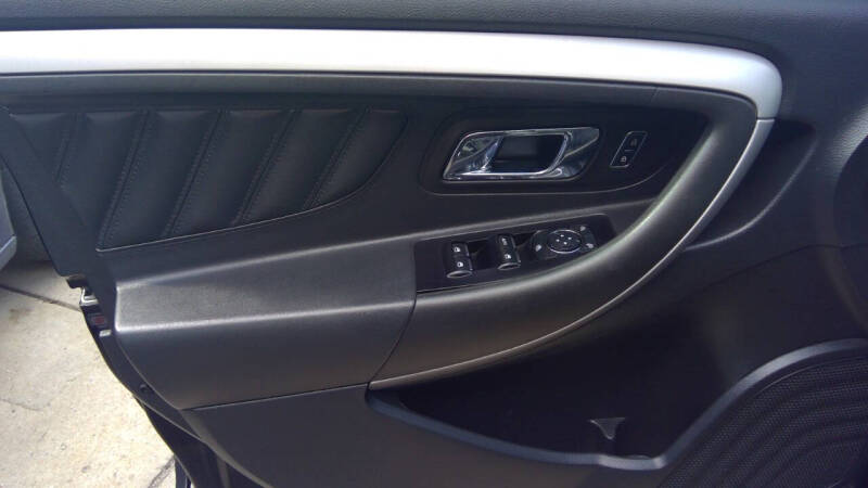 2018 Ford Taurus SEL