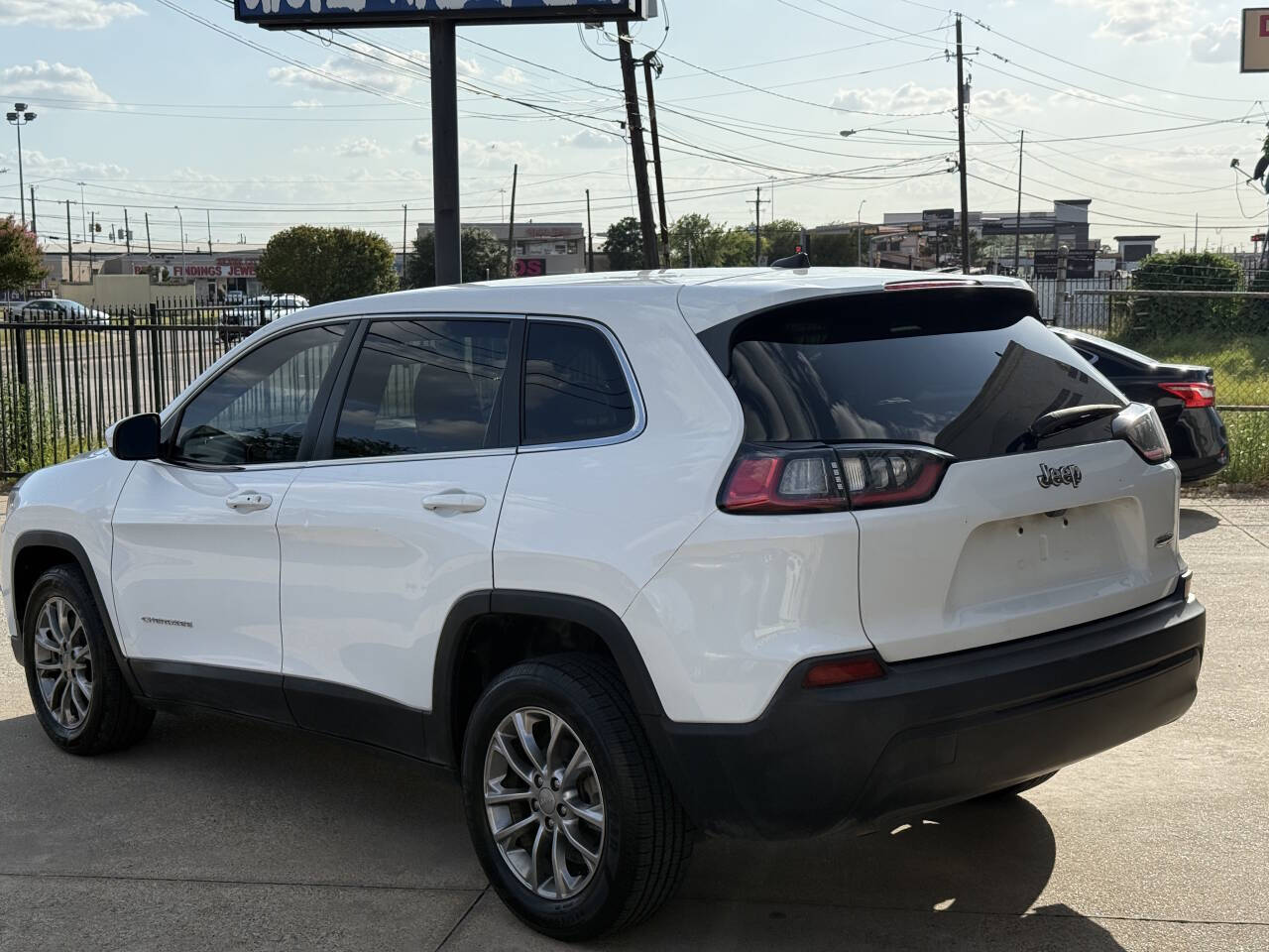 View vehicle photo 6