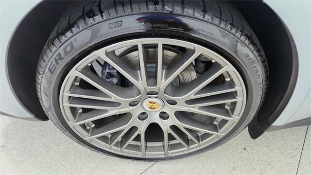 2023 Porsche Panamera Platinum Edition