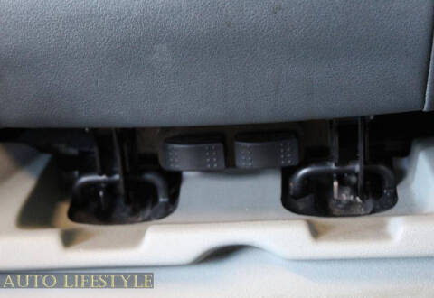 2013 Toyota Sienna SE 8-Passenger