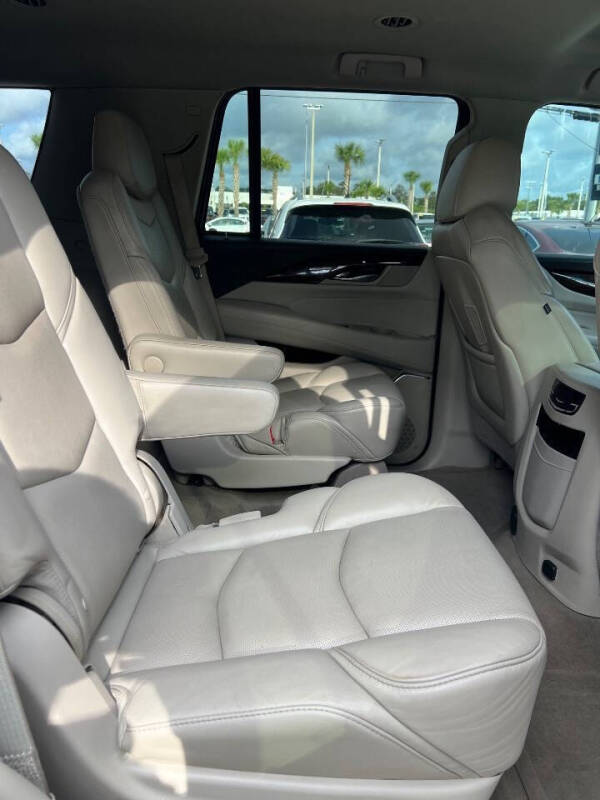 2017 Cadillac Escalade Standard