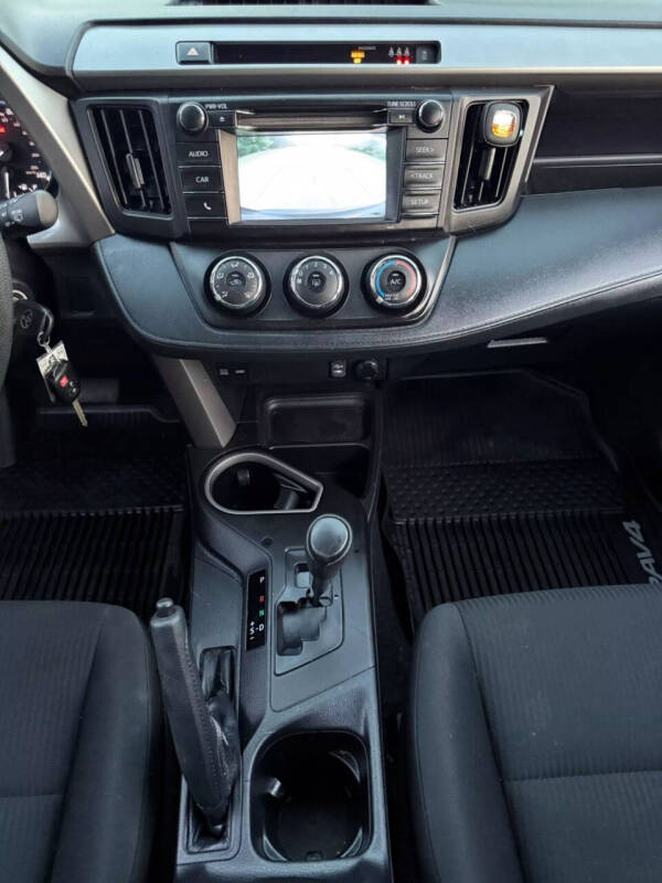 2017 Toyota RAV4 LE