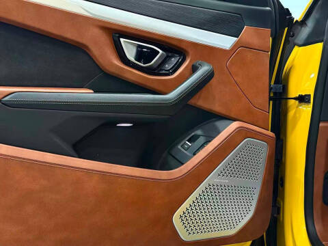 2020 Lamborghini Urus
