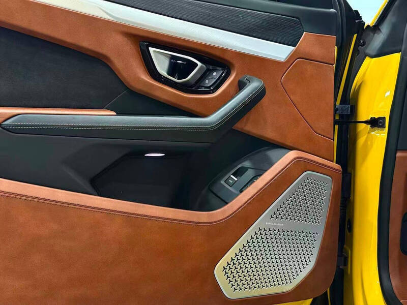 2020 Lamborghini Urus