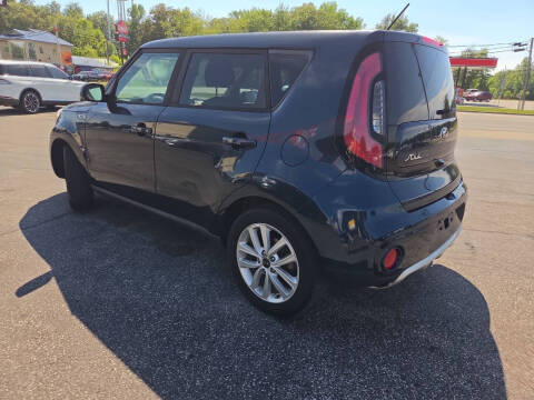 2017 Kia Soul +