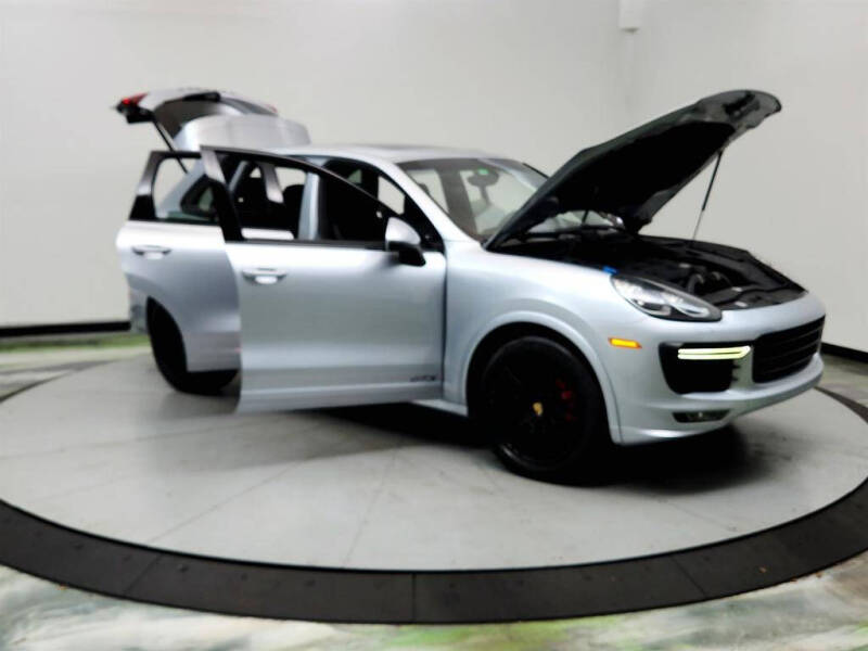 2016 Porsche Cayenne GTS