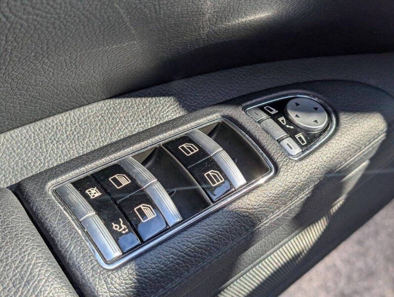 2009 Mercedes-Benz S-Class S 550 4MATIC