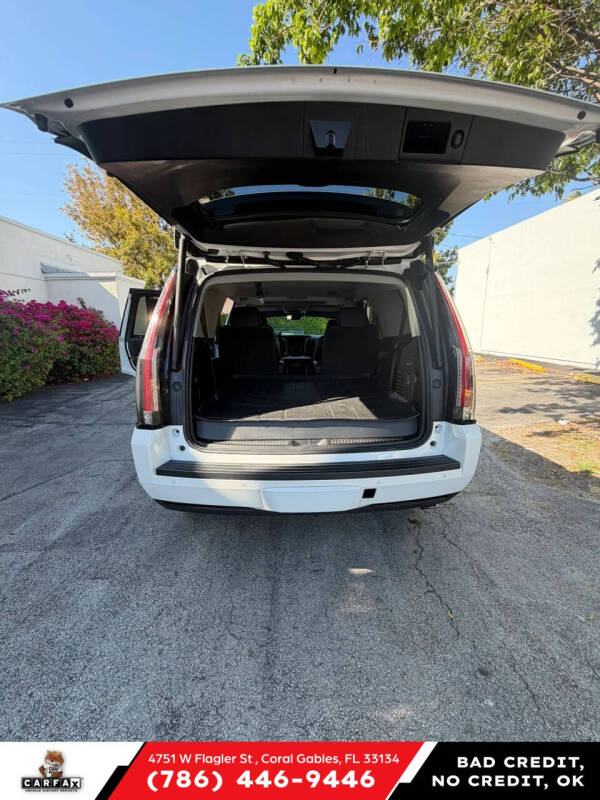 2018 Cadillac Escalade Luxury