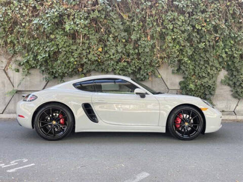 2022 Porsche 718 Cayman S