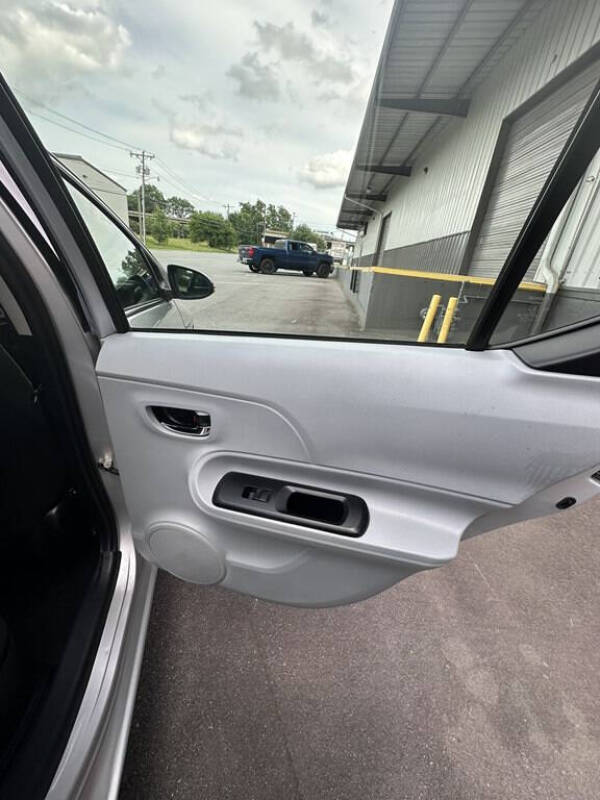 2013 Toyota Prius c One