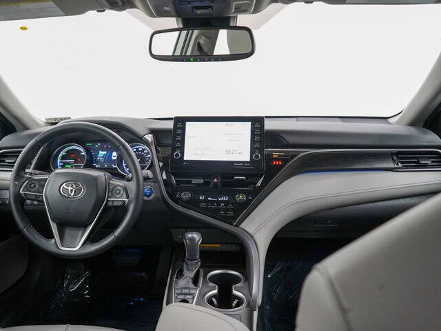 2021 Toyota Camry Hybrid XLE