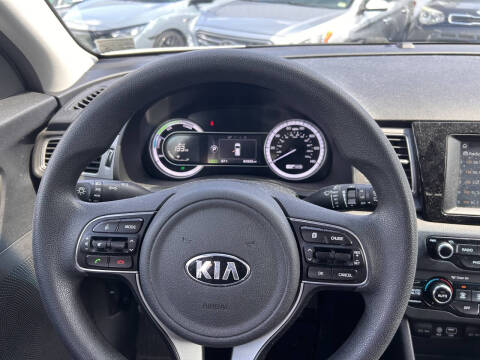 2017 Kia Niro LX