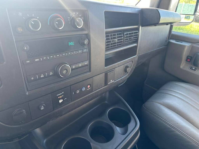 2024 Chevrolet Express 2500