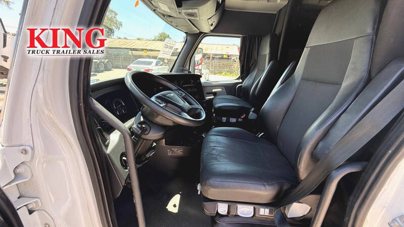 2023 Freightliner Cascadia