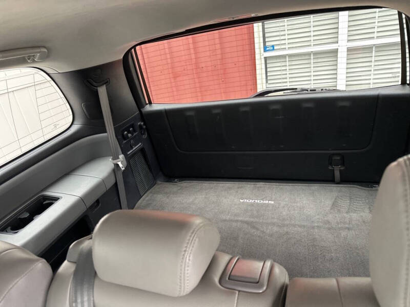 2016 Toyota Sequoia SR5