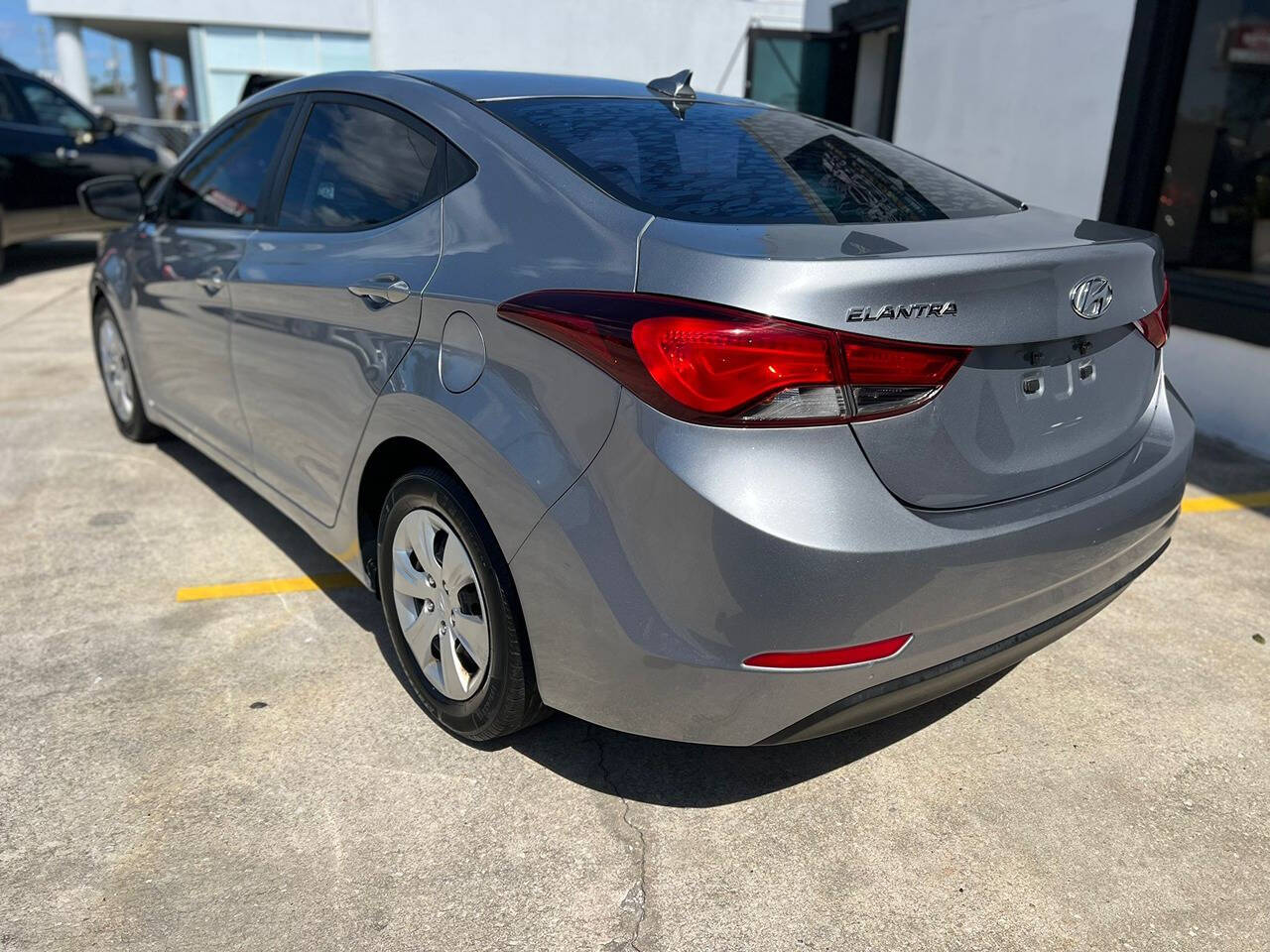 2016 Hyundai ELANTRA for sale at SUR Colombiano LLC in Kissimmee, FL