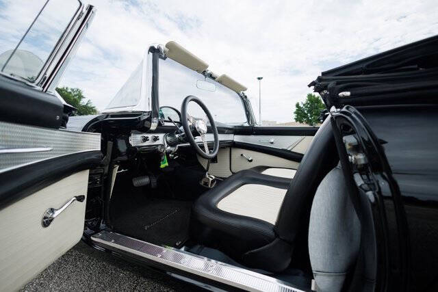 1956 Ford Thunderbird