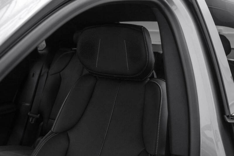 2024 Cadillac LYRIQ Luxury 3