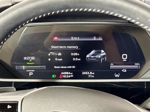 2021 Audi e-tron quattro Premium