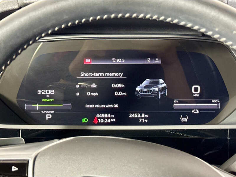 2021 Audi e-tron quattro Premium