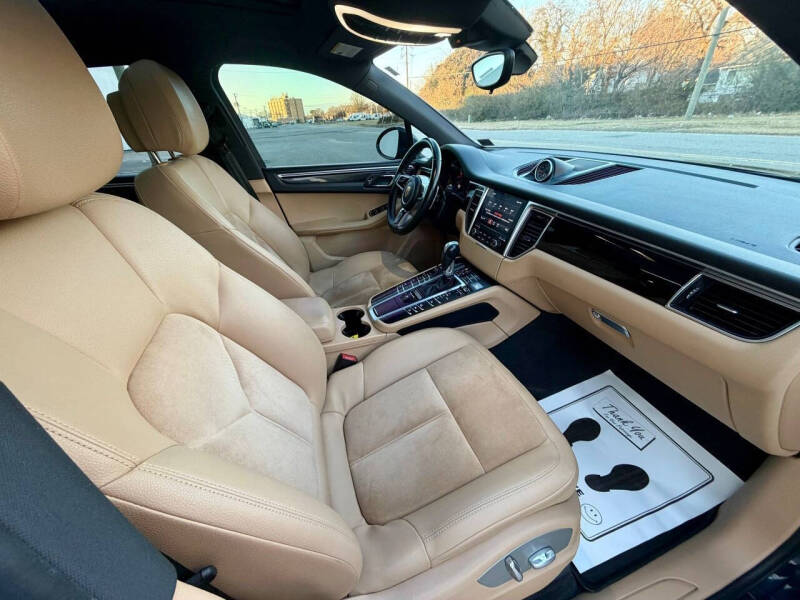 2017 Porsche Macan